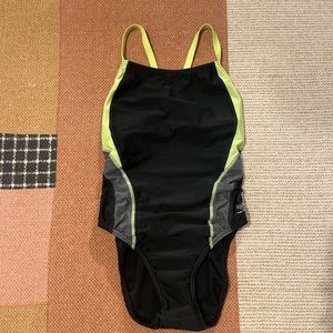 women’s speedo one piece swimsuit!